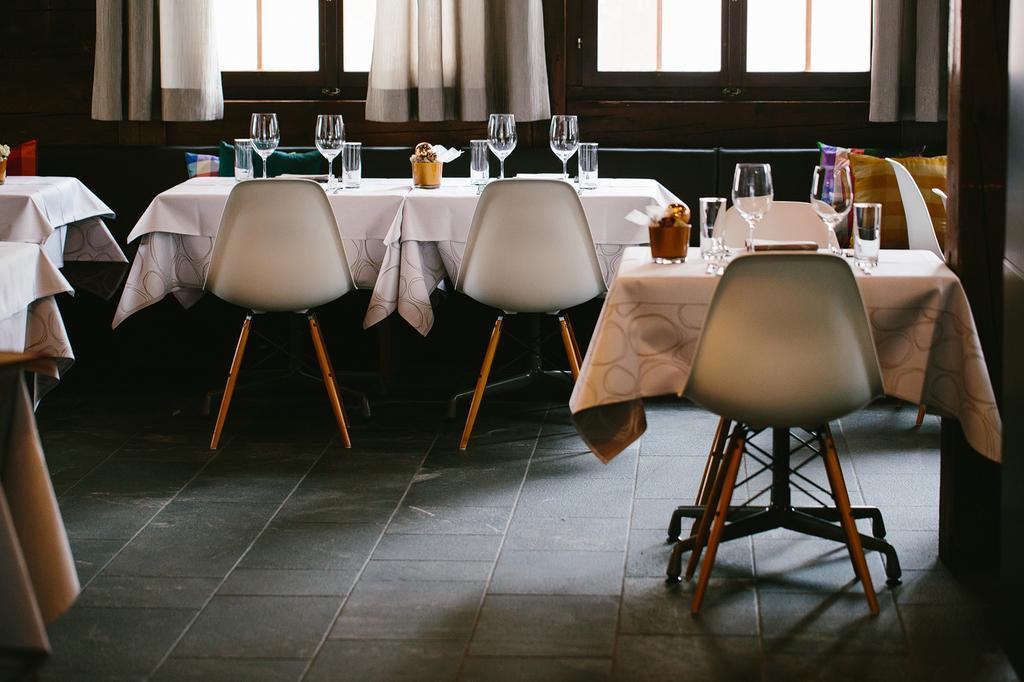 Hotel & Restaurant Zum Schwarzen Baeren Andermatt Zewnętrze zdjęcie